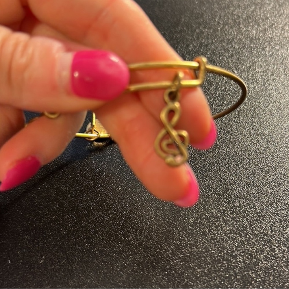 Alex & ani treble clef bracelet 🎼